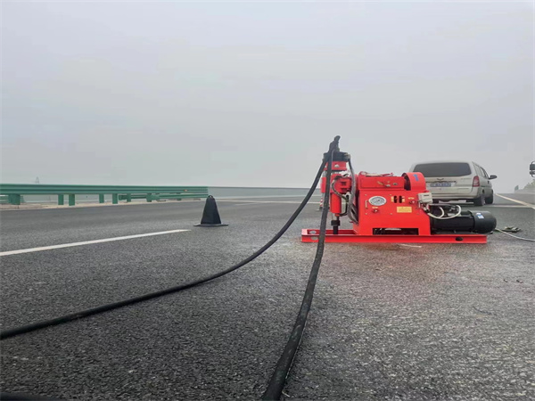 新青马路路基路面开裂下沉注浆加固灌浆